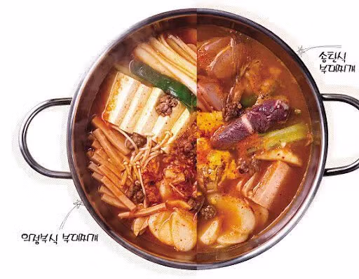 부대찌개 양대산맥 스타일 차이 정리 - 보배드림 인기글 이미지 1 - 밈카세