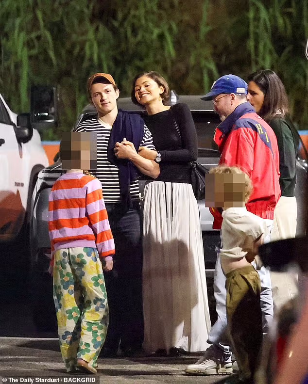 결혼 후 처음 같이 찍힌 톰홀랜드♥젠데이아 부부 5