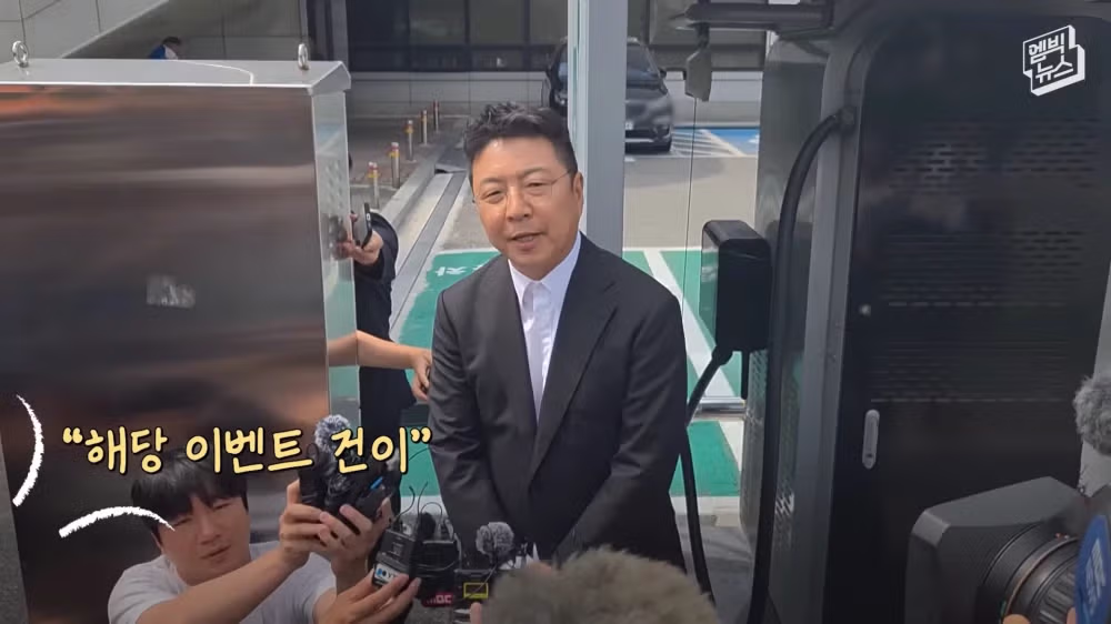 신세계: 스타벅스 건은 정용진과 무관, 계열사 단독 진행 - SLR클럽 인기글 이미지 1 - 밈카세