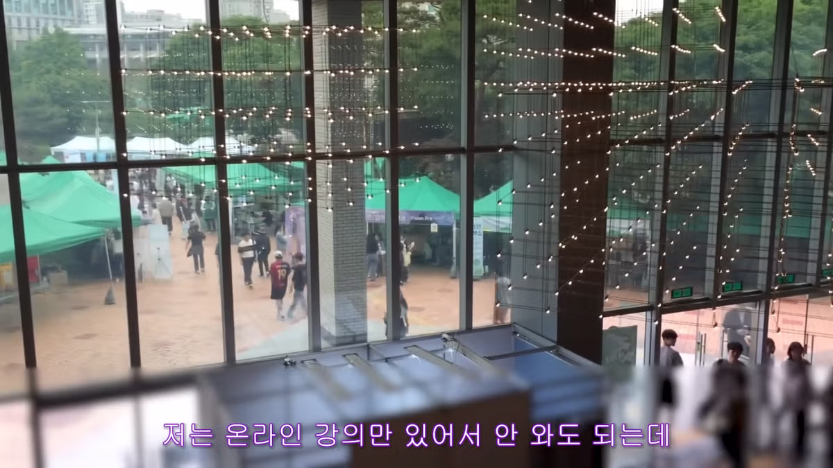 친구 없이 혼자 축제를 즐기는 누나의 근황 - 인벤 인기글 이미지 2 - 밈카세