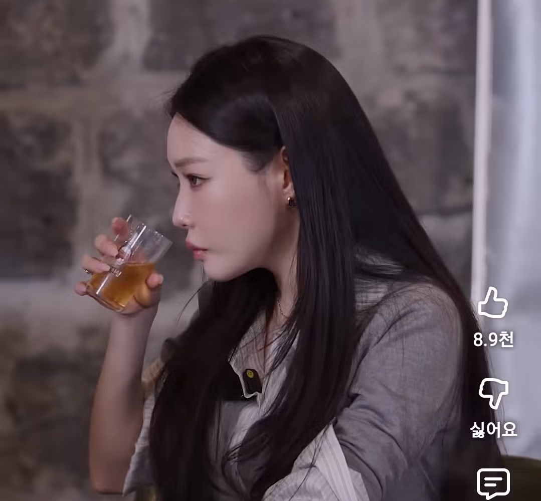 술 한 모금에 바로 취해버린 최유정 - 뽐뿌 인기글 이미지 2 - 밈카세