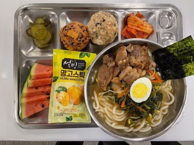 밥 맛있기로 소문난 해군 식단 퀄리티 - MLB파크 인기글 이미지 7 - 밈카세