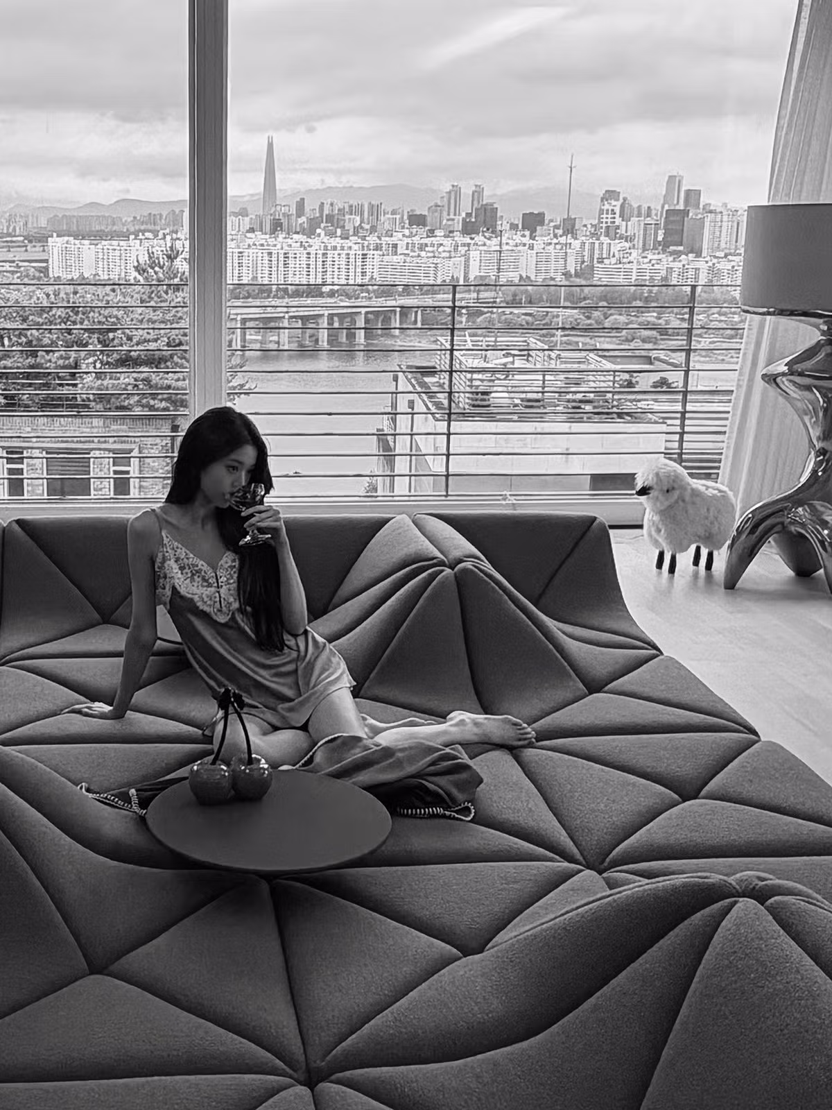 아이브 장원영의 공주풍 인스타그램 업데이트 - 더쿠 인기글 이미지 17 - 밈카세