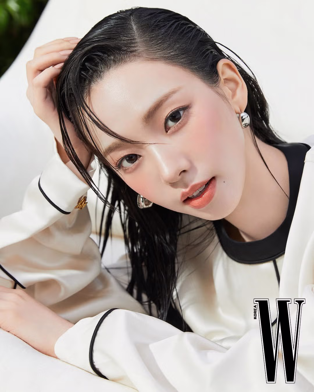 카리나 샤넬 뷰티 화보 속 비주얼 - 디시인사이드 인기글 이미지 1 - 밈카세