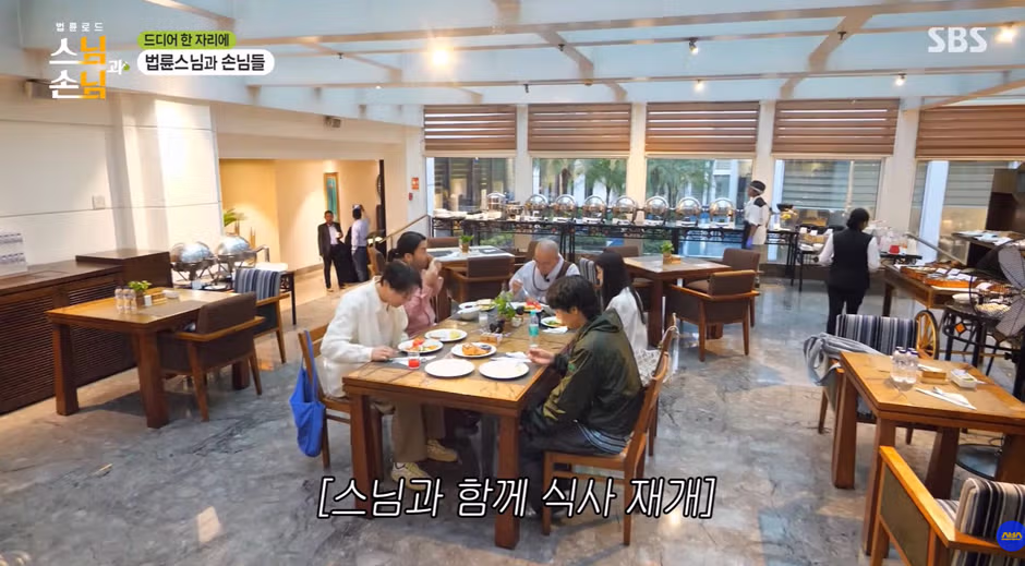 나이 많은 스님을 형님이라 부르는 연예인 - 더쿠 인기글 이미지 4 - 밈카세