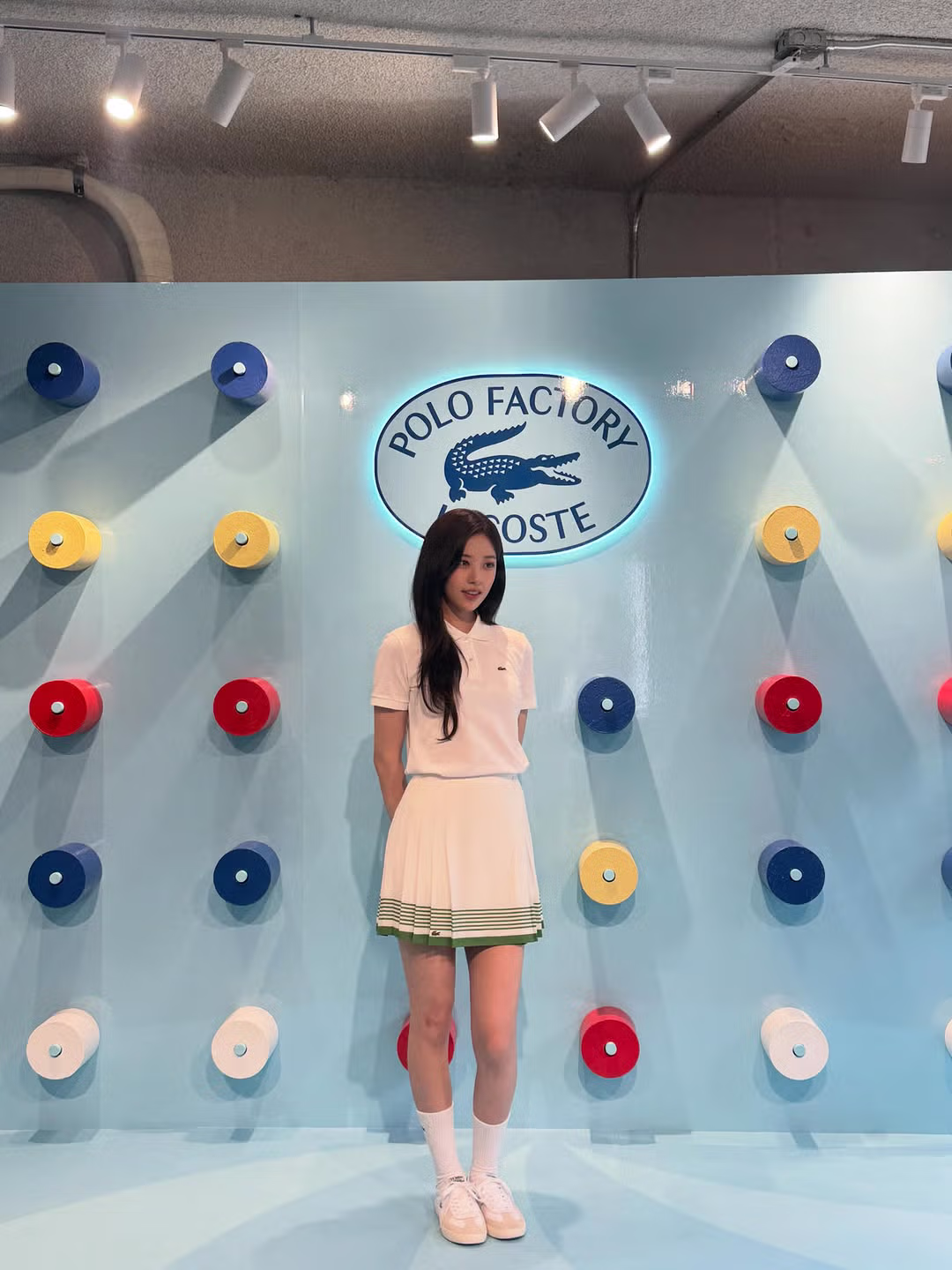 아이브 안유진 라코스테 팝업 스토어 방문 사진 - MLB파크 인기글 이미지 9 - 밈카세