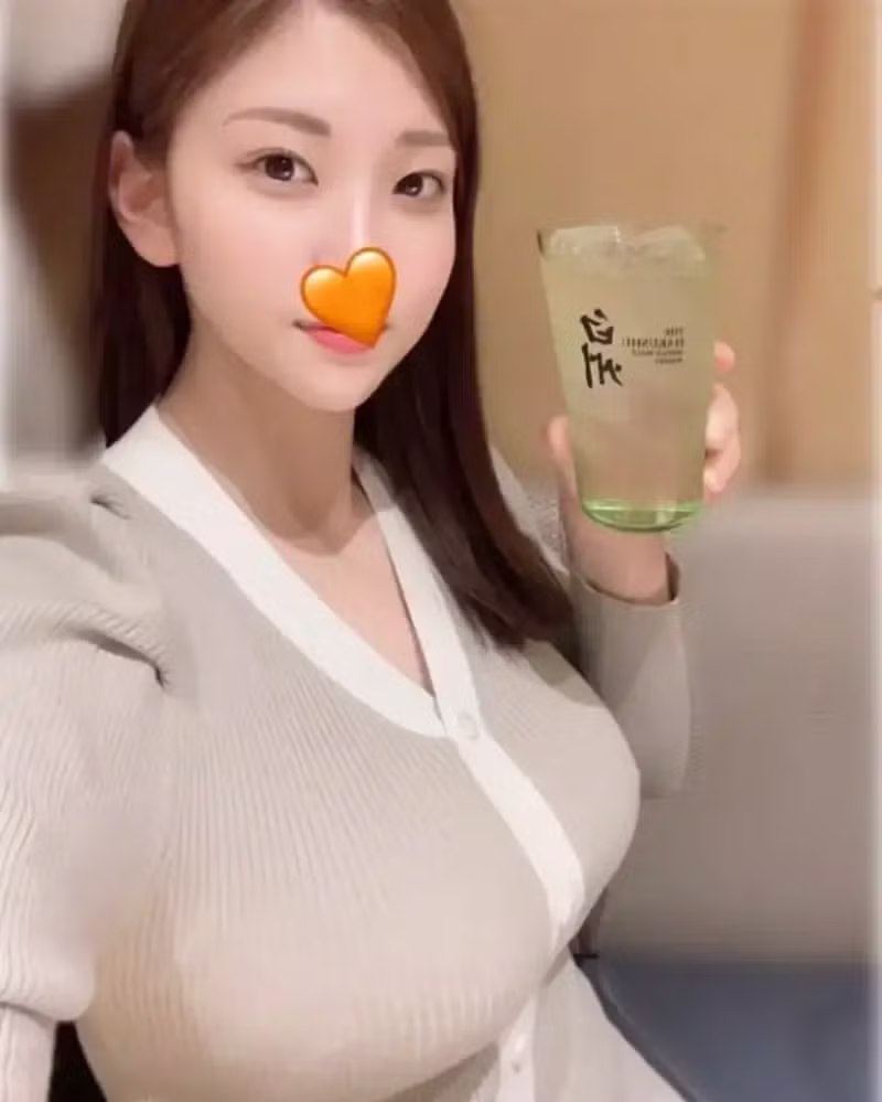 돈이 필요해 짧게 활동하고 은퇴한 여배우 이야기 - 뽐뿌 인기글 이미지 3 - 밈카세