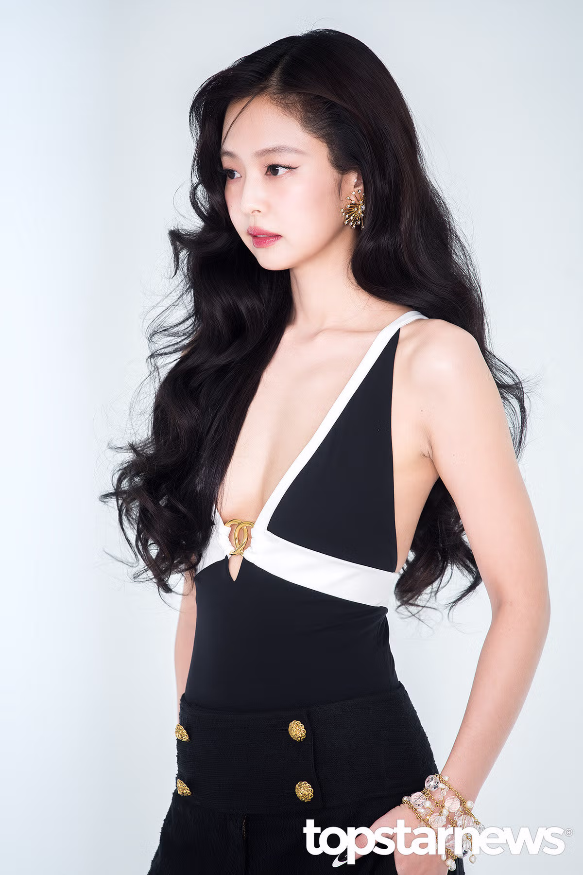 샤넬 쇼에 참석한 제니의 화제성 넘치는 사진들 - 인스티즈 인기글 이미지 3 - 밈카세