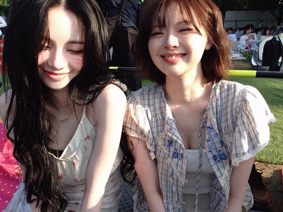 카리나 인스타 업뎃(w.배우 한수아, 서재페) - 디시인사이드 인기글 이미지 7 - 밈카세