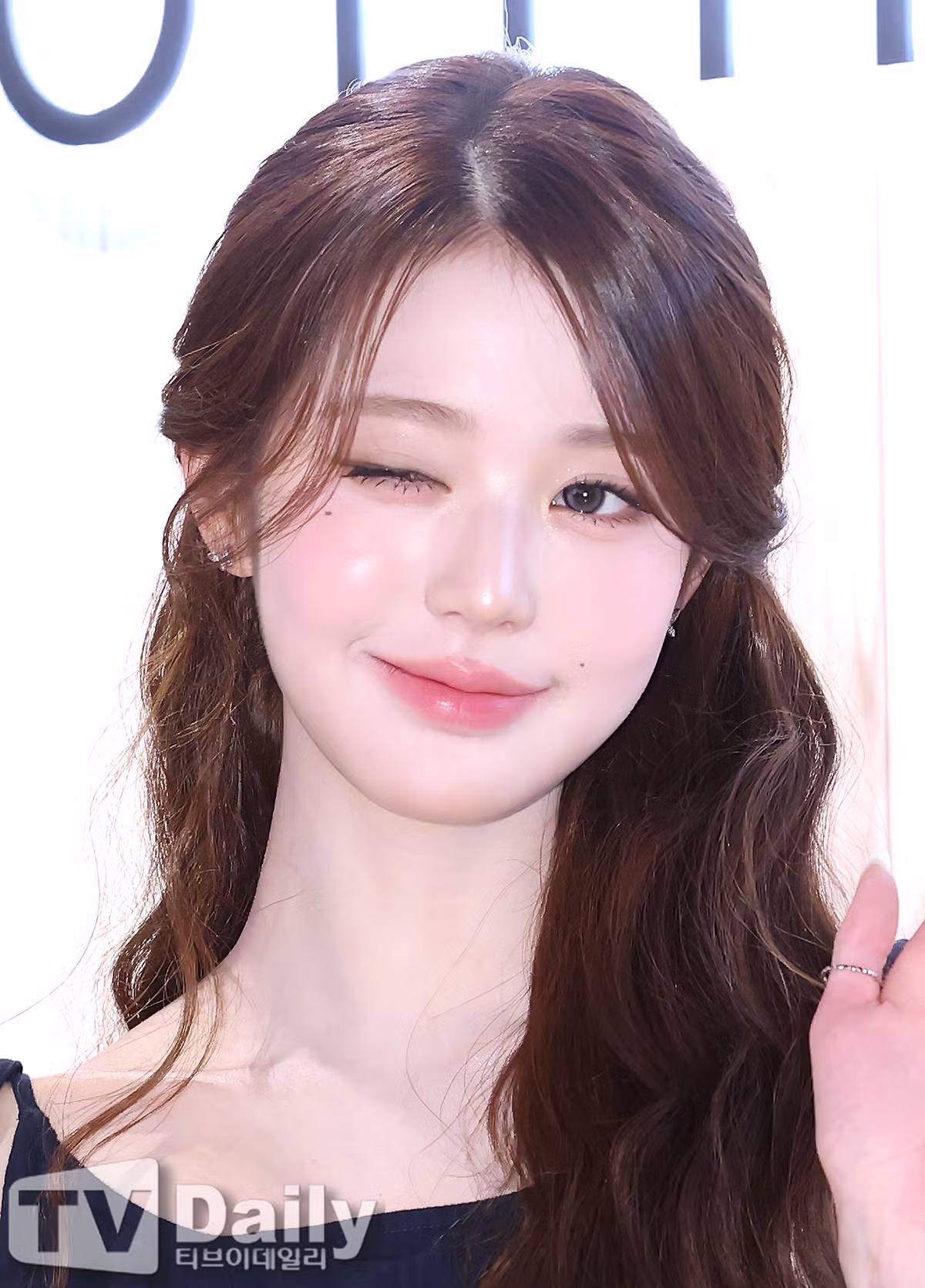 타미진스 팝업 스토어에 등장한 아이브 장원영 - 디시인사이드 인기글 이미지 12 - 밈카세
