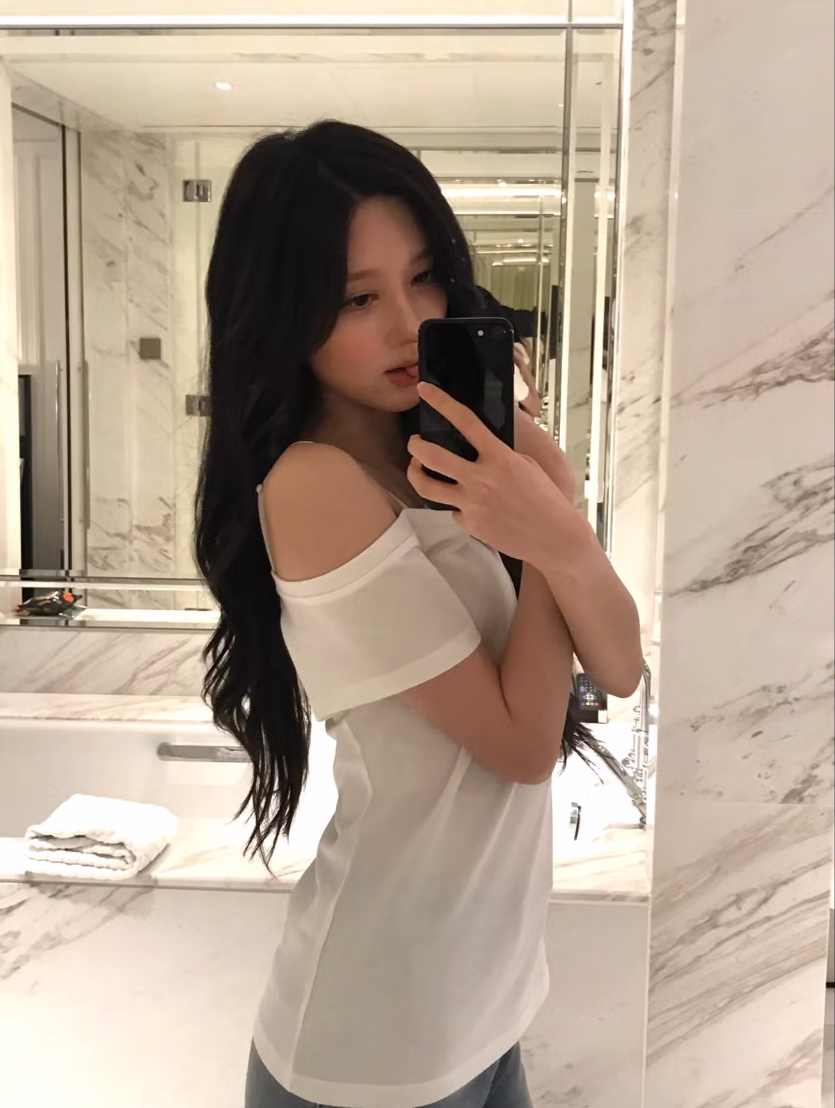 아이브 가을의 인스타그램 업데이트 사진 - 인벤 인기글 이미지 2 - 밈카세