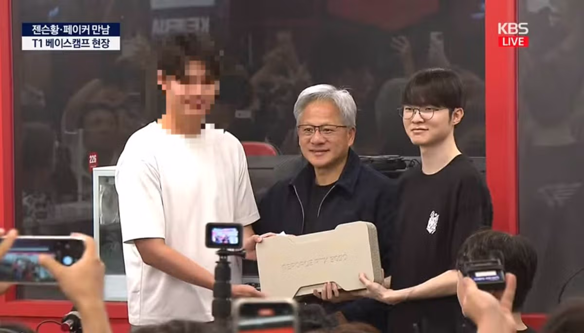 젠슨 황과 페이커를 PC방에서 마주친 행운아 - MLB파크 인기글 이미지 2 - 밈카세