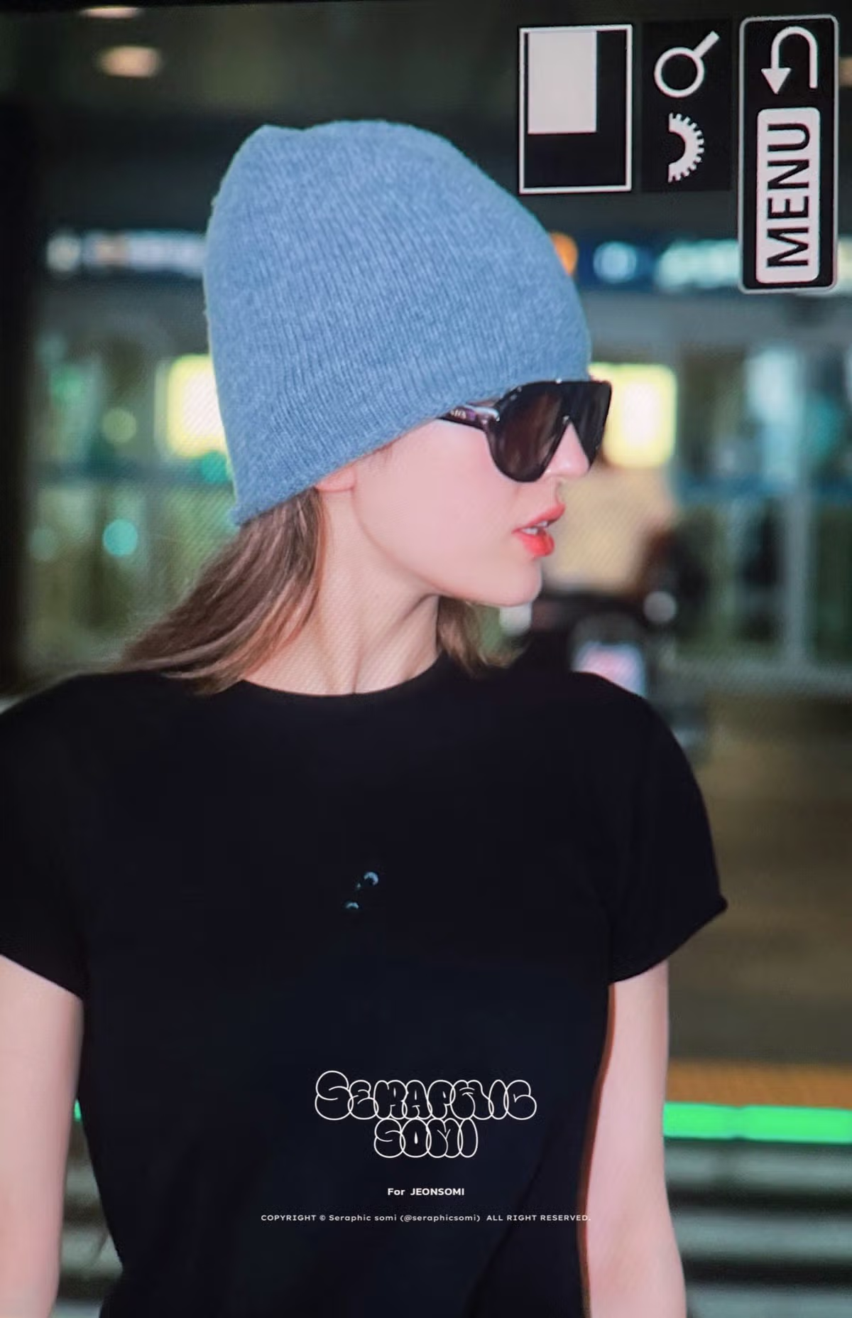 공항 사진 속 티셔츠 무늬가 이상한 상황 - 인벤 인기글 이미지 2 - 밈카세
