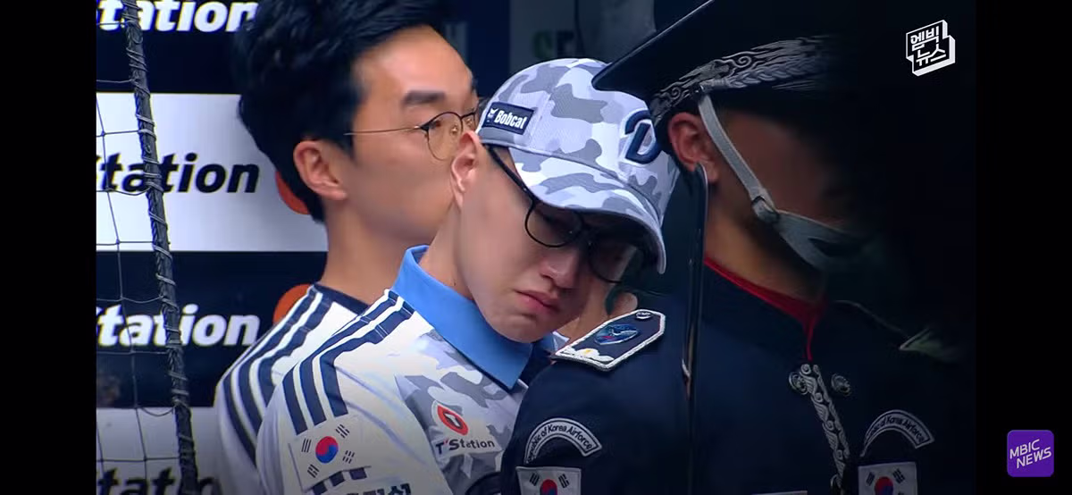야구장을 눈물바다로 만든 감동적인 시구 - 개드립 인기글 이미지 49 - 밈카세