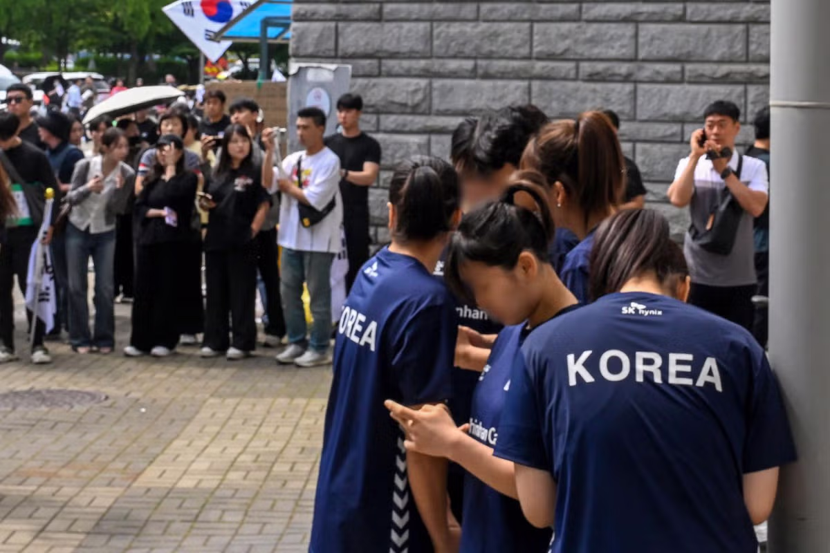 서부지법 폭동 사건과 청소년 몸수색 논란 - 보배드림 인기글 이미지 2 - 밈카세