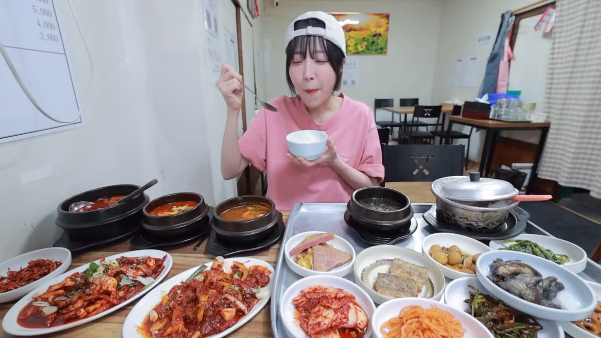 새벽 6시에 백반집에서 먹방하는 쯔양 근황 ㄷㄷㄷ - 디시인사이드 인기글 이미지 17 - 밈카세