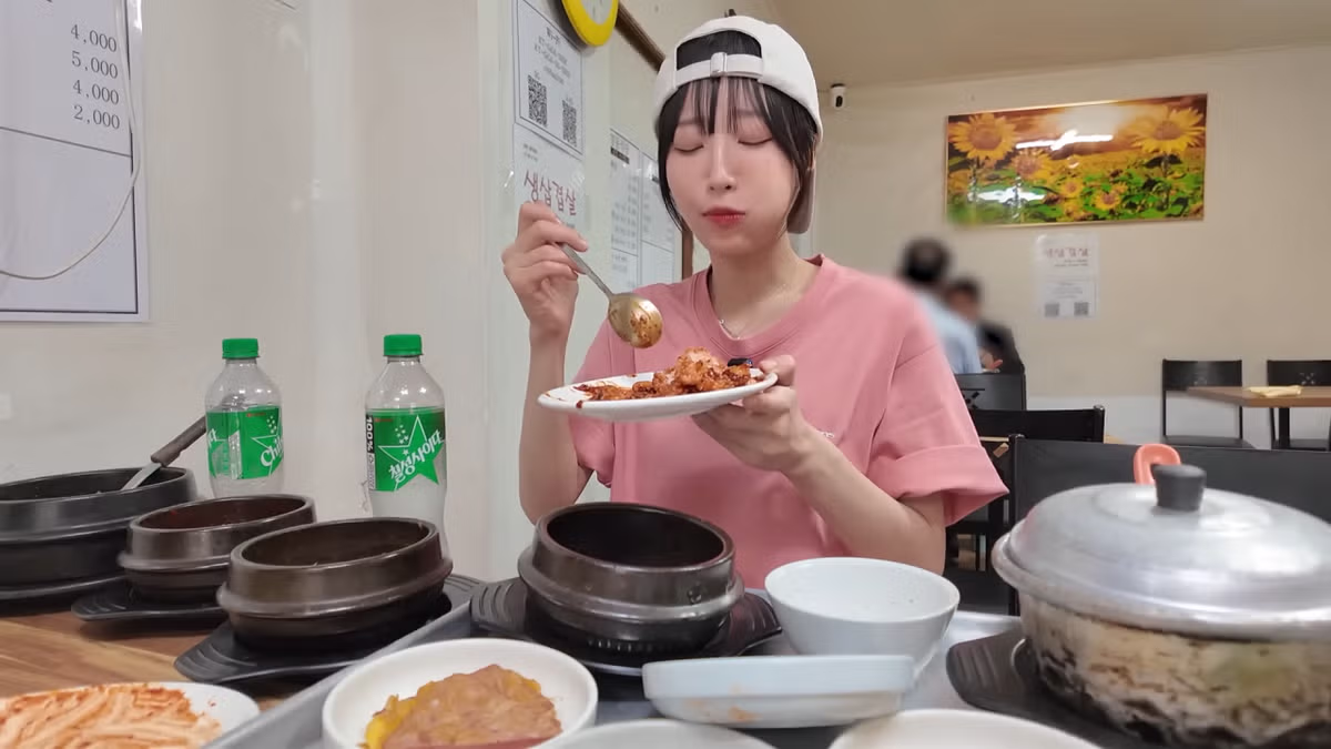 새벽 6시에 백반집에서 먹방하는 쯔양 근황 ㄷㄷㄷ - FM코리아 인기글 이미지 47 - 밈카세