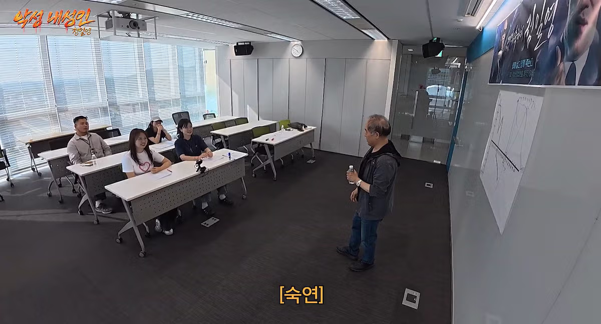 인생의 깊이가 가늠되지 않는 60대 연예인 지망생 - 더쿠 인기글 이미지 15 - 밈카세