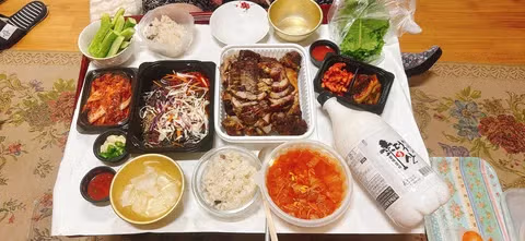 텃밭에 약 뿌리고 고기 먹는 힐링 일상 - SLR클럽 인기글 이미지 1 - 밈카세