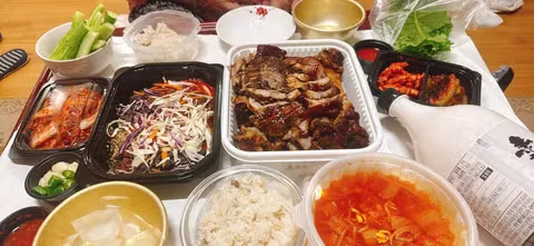 텃밭에 약 뿌리고 고기 먹는 힐링 일상 - SLR클럽 인기글 이미지 2 - 밈카세