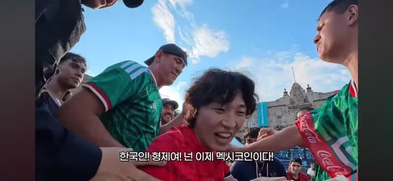 한국인 발견하고 달려드는 상황 - FM코리아 인기글 이미지 2 - 밈카세