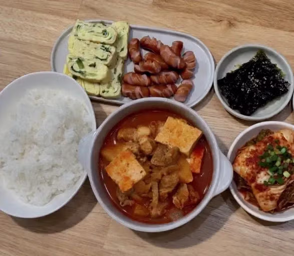 남자들의 만족도가 매우 높은 식단 - 뽐뿌 인기글 이미지 1 - 밈카세