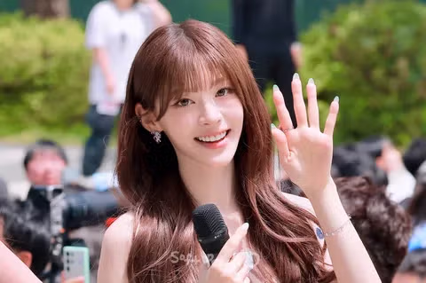 MBC 앞 출근길에 포착된 스테이씨 - 인벤 인기글 이미지 9 - 밈카세