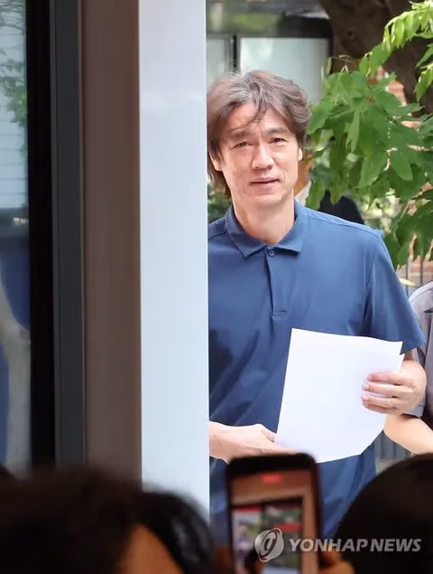홍명보 감독 입장문 발표 전후의 모습 차이 - 클리앙 인기글 이미지 9 - 밈카세