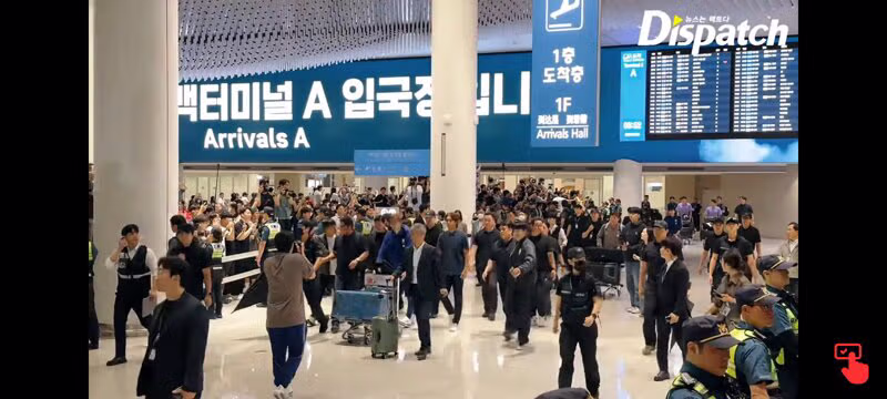 홍명보 감독 입국 현장 영상 - 클리앙 인기글 이미지 4 - 밈카세