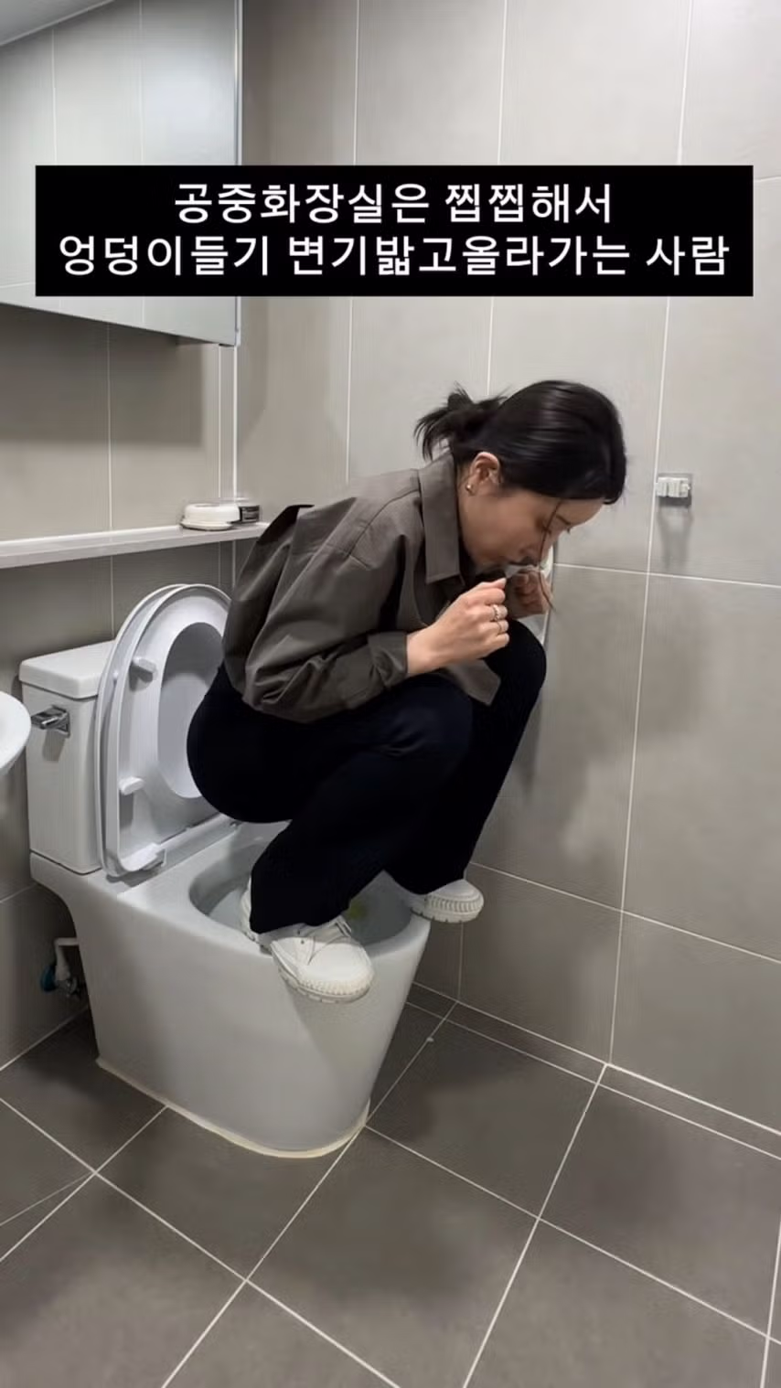 대부분 많다는 공중화장실 갈때 여자들 모습.jpg 2