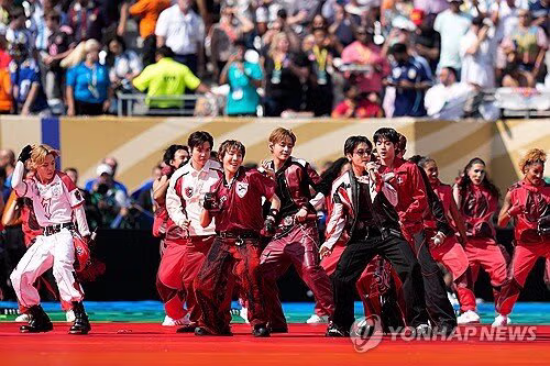 월드컵 결승전 하프타임 쇼 BTS 무대 예상 - 클리앙 인기글 이미지 6 - 밈카세