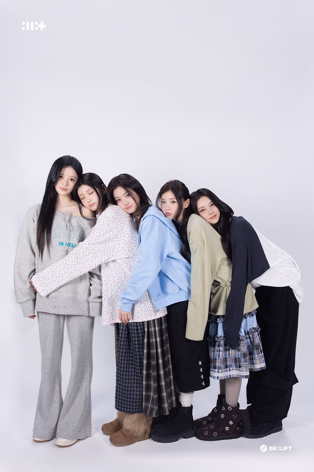 아일릿 데뷔 2주년 기념 사진...jpg 3