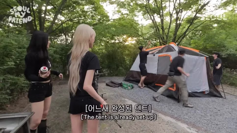 캠핑 초보 여성들의 텐트 설치 속도 - 개드립 인기글 이미지 3 - 밈카세