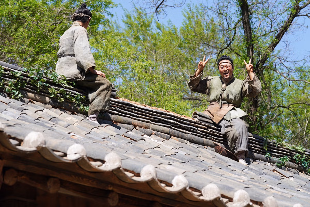 <왕과 사는 남자> 1500만 관객 돌파🎉  입춘에 개봉한 <왕과 사는 남자>가  어느덧 벚꽃을 맞이할 준비를 합니다. 9