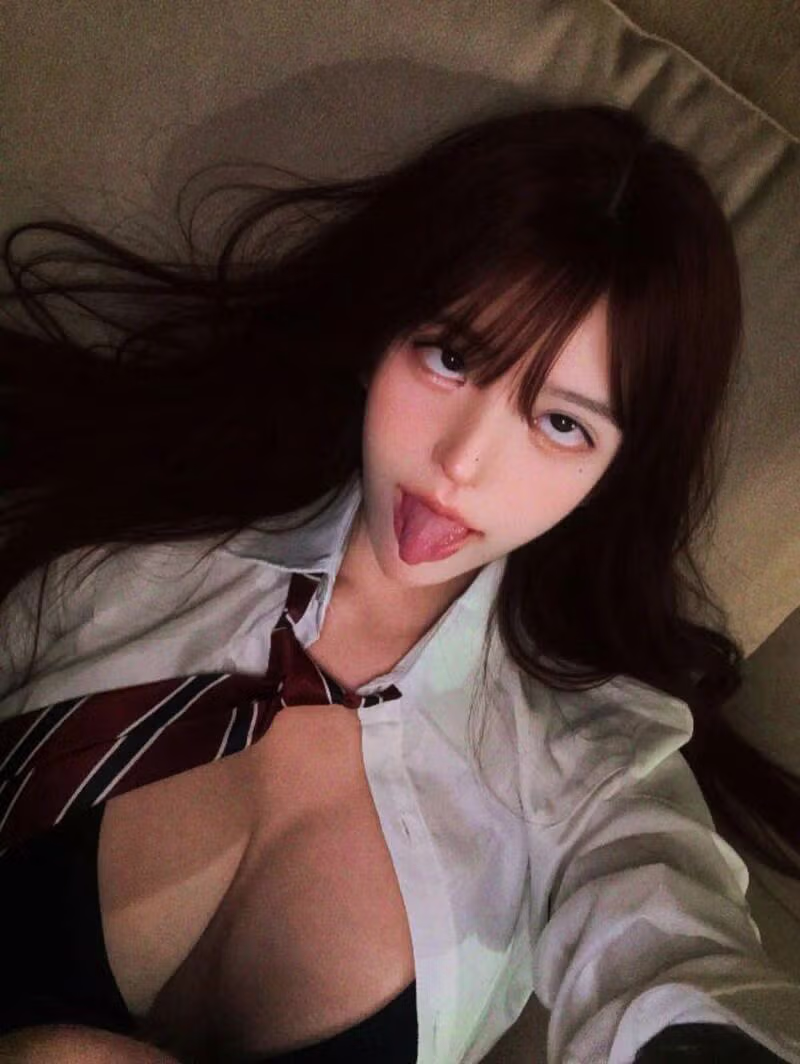 눈을 독특하게 뜨는 대만 여성 - 보배드림 인기글 이미지 6 - 밈카세