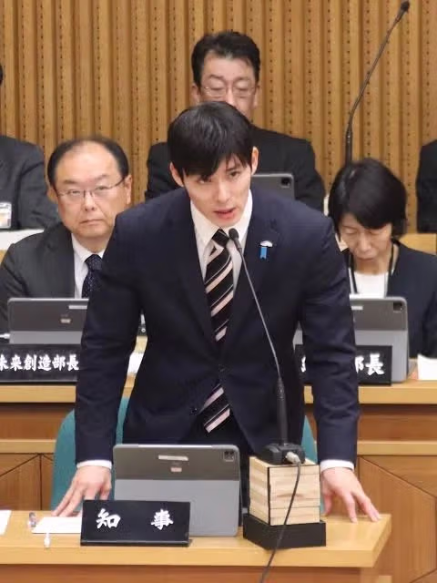 잘생긴 얼굴로 난리가 난 일본 최연소 도지사 4