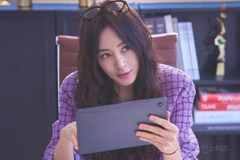 김혜수 전담 스타일리스트 팀의 열정적인 활약 - 네이트판 인기글 이미지 6 - 밈카세
