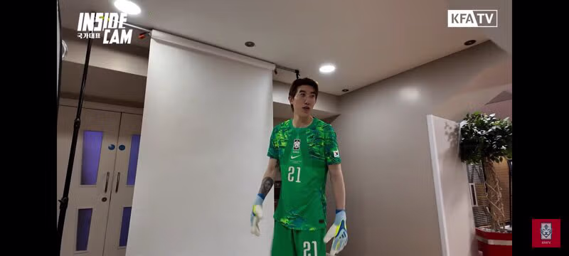 새 유니폼 실착하고 프로필 사진 찍는 축구대표팀 9