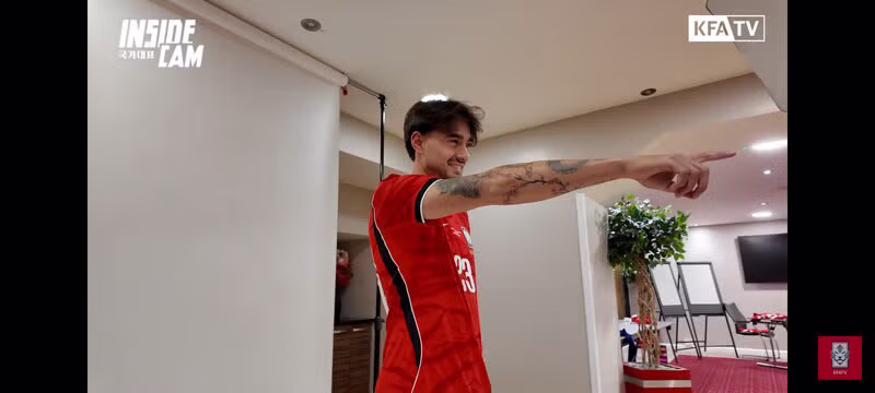 새 유니폼 실착하고 프로필 사진 찍는 축구대표팀 16