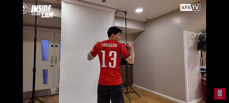 새 유니폼 실착하고 프로필 사진 찍는 축구대표팀 19