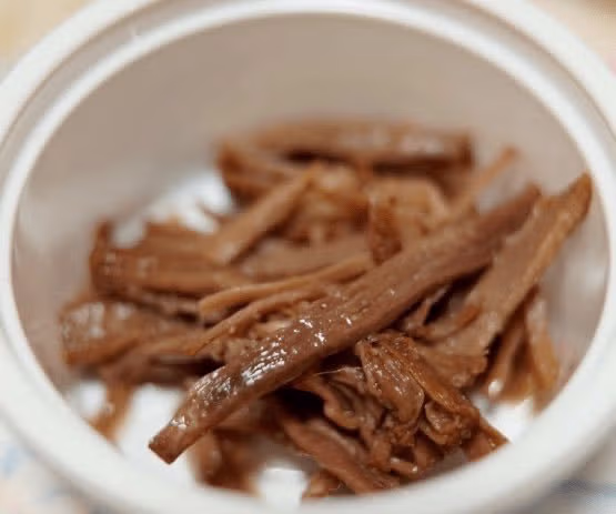 큰 통에 많이 줬으면 하는 반찬 2