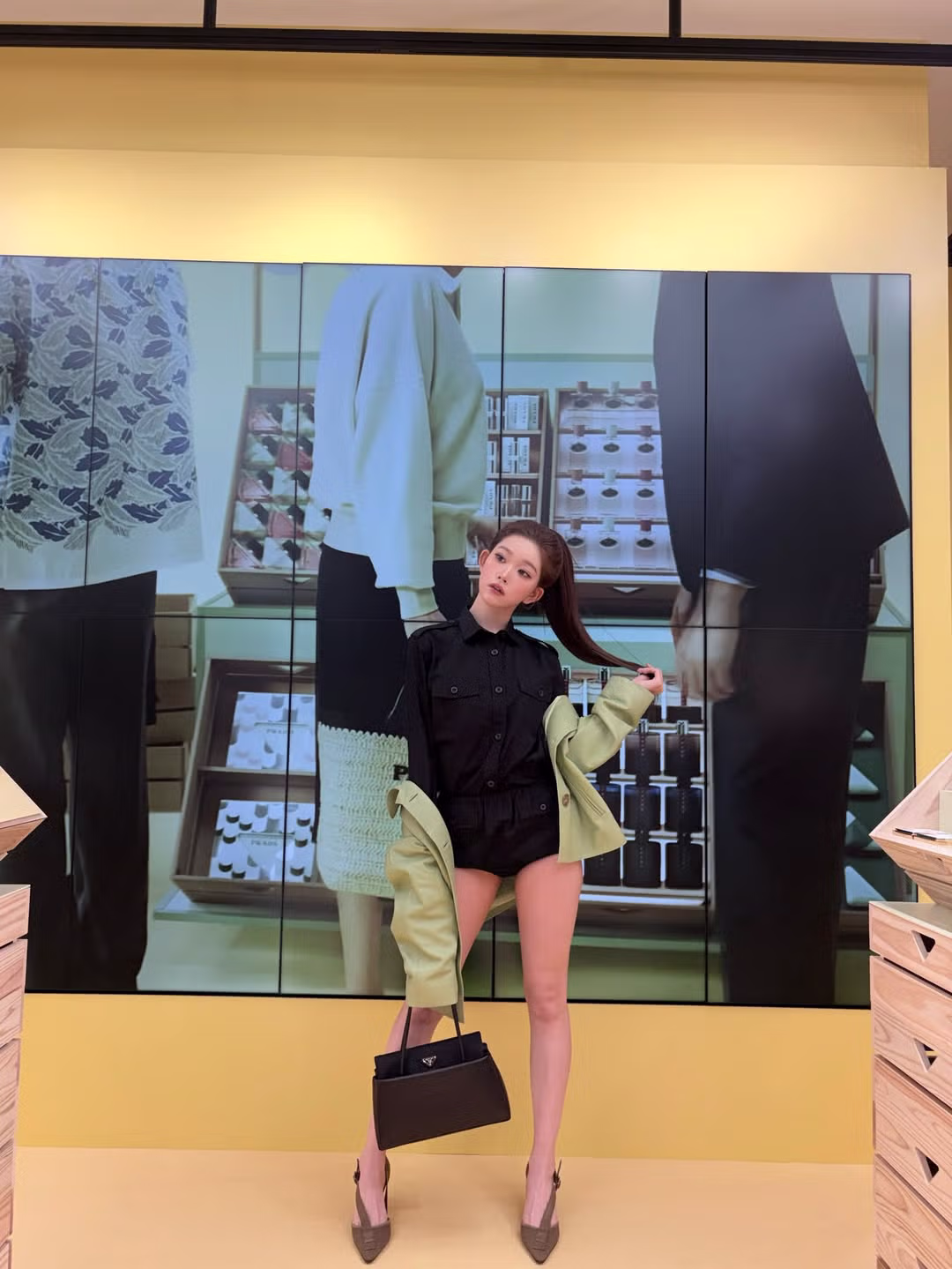 키 170cm 비율 실감 난다는 어제자 프라다 츠키 2