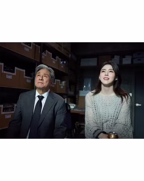 영화 인턴 한국판 캐릭터 포스터와 스틸컷 공개 - 디시인사이드 인기글 이미지 3 - 밈카세