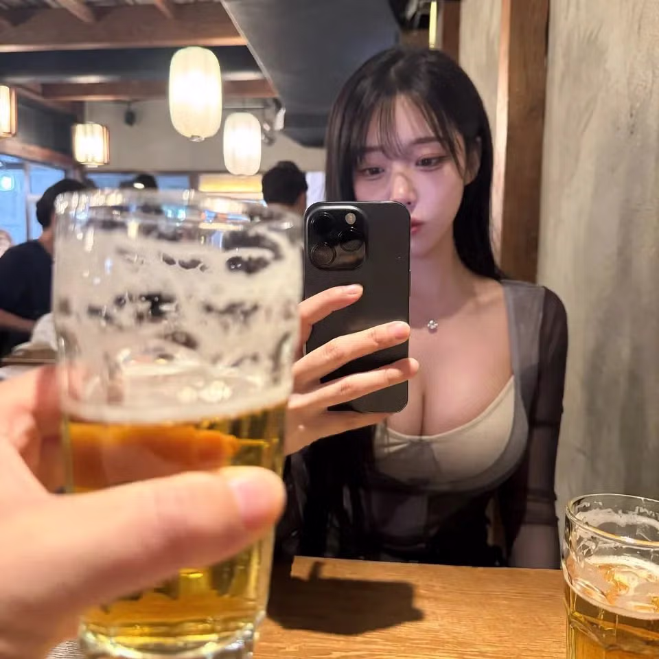 ㅇㅎ ) AI가 생각하는 여성스러운 사진들 ㄷㄷ 4