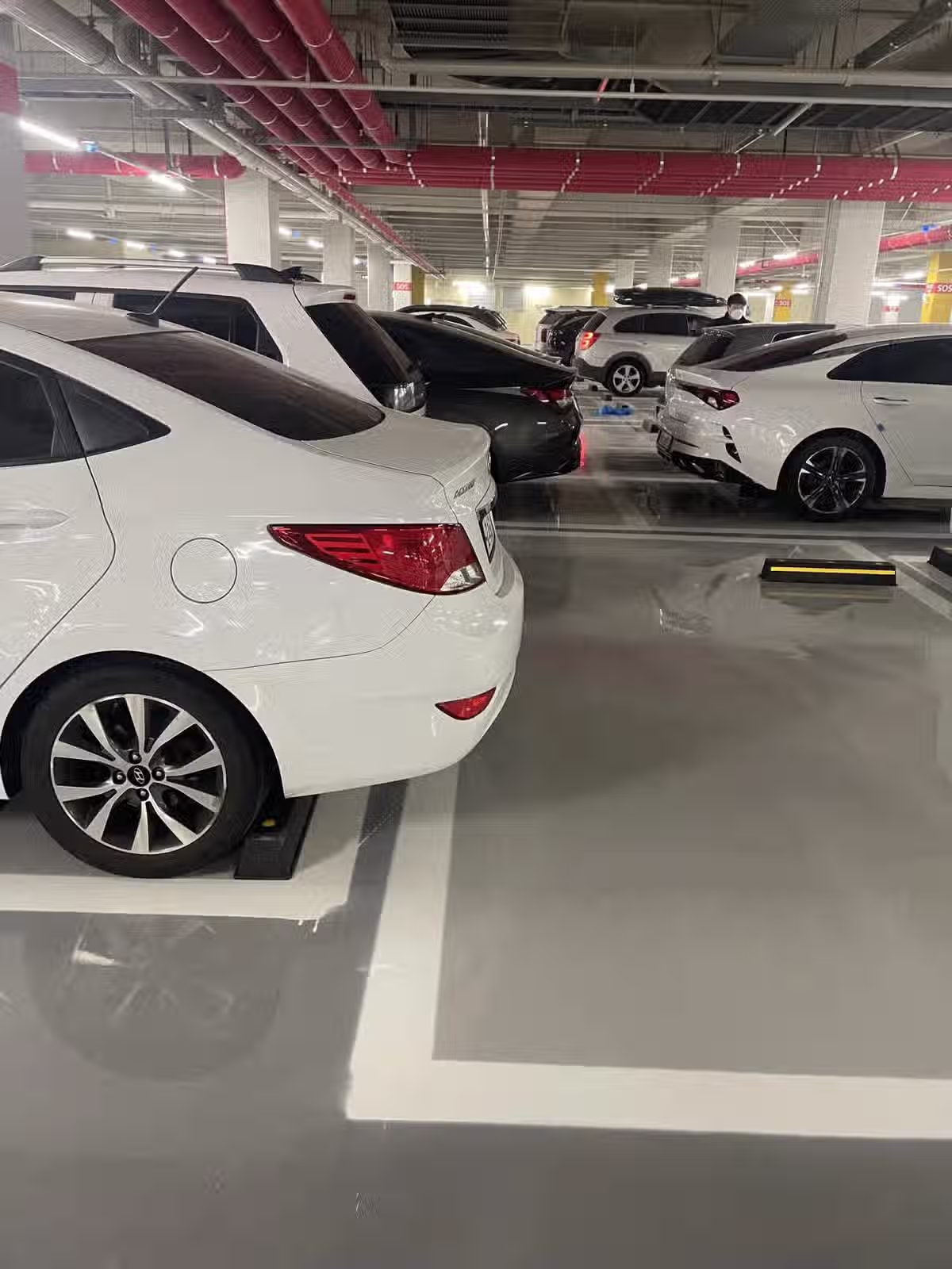 신축아파트 주차장 수준 5