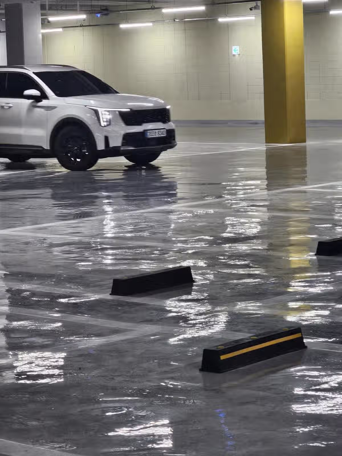 신축아파트 주차장 수준 2