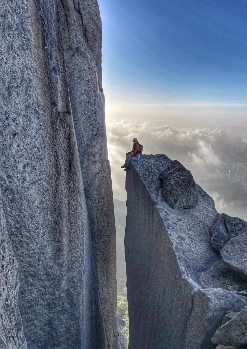 목숨 걸고 올라가야 하는 도봉산 포토존.jpg 2