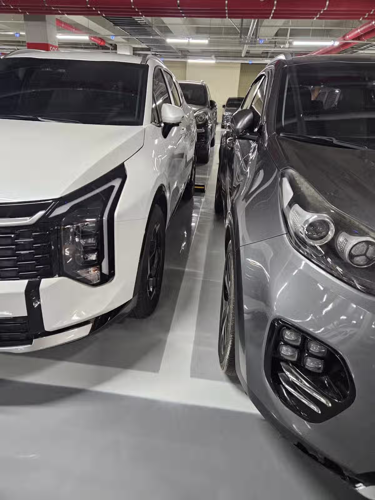 신축아파트 주차장 수준 3