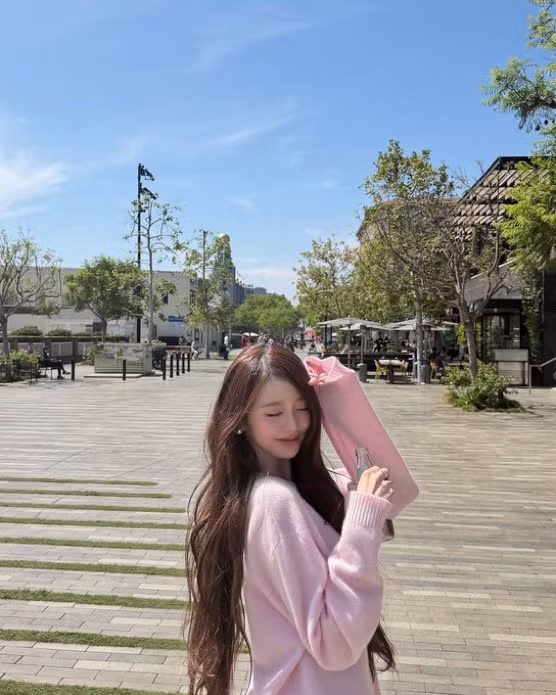 아이브 장원영 인스타 업뎃 💧🌸☀️🤍 7