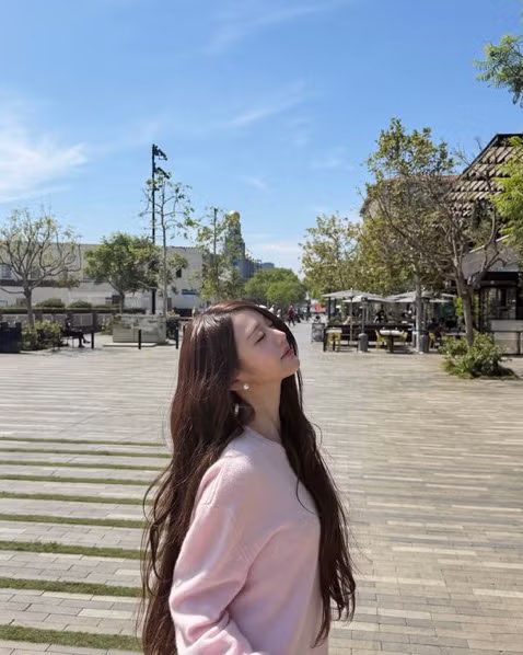 아이브 장원영 인스타 업뎃 💧🌸☀️🤍 12